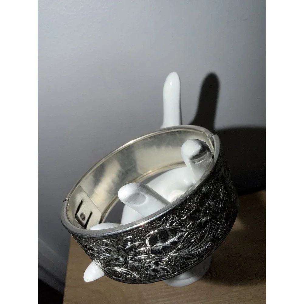 Vintage Silver Tone Wide Hinged Cuff Bracelet Sunburst Floral Design